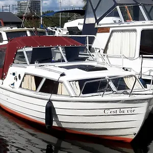 Motor Yacht Almaz Bateau-hôtel