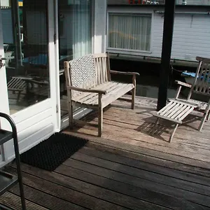 Houseboat Sooki Couette-café